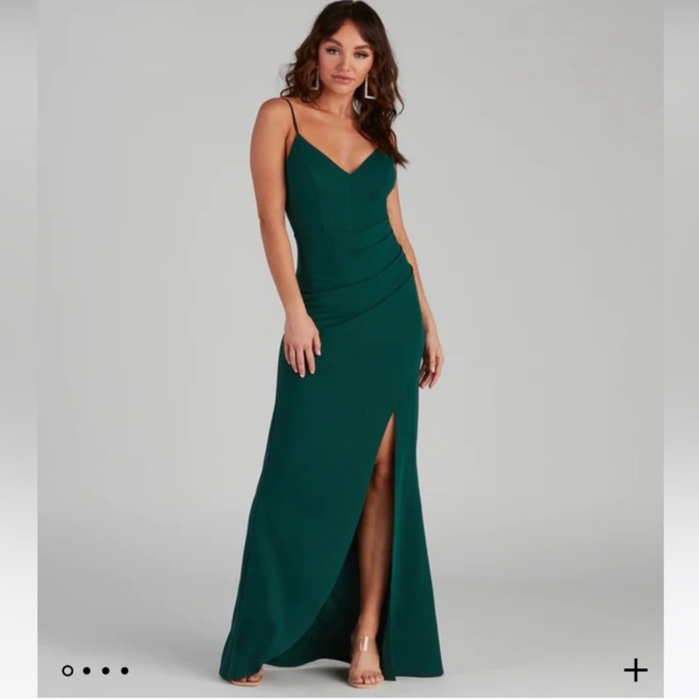 EUC Windsor Skyler Formal A-Line Crepe Dress